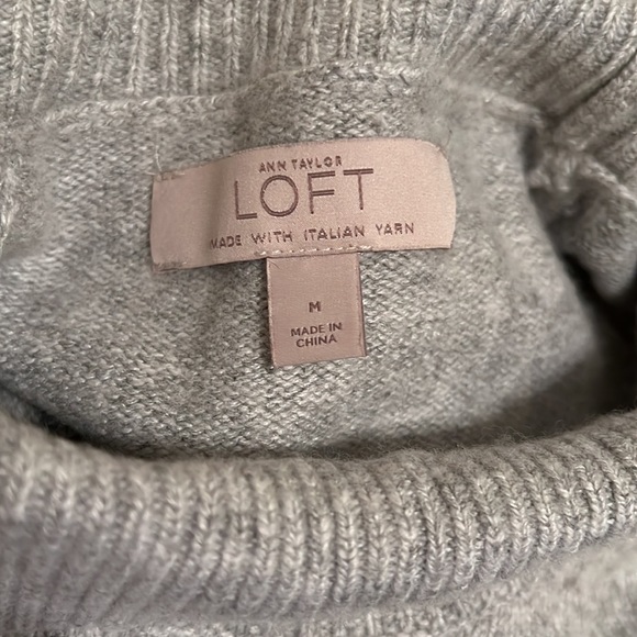 Loft Gray Turtle Neck (M) - Picture 7 of 7